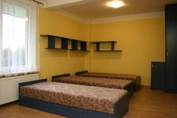 Polonia Privát Janowo, Interno